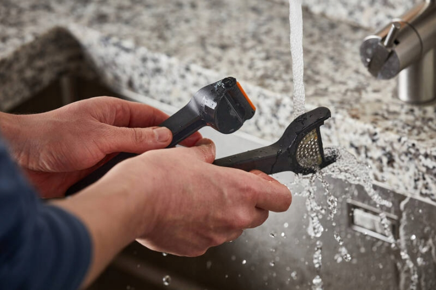 FISKARS-WYCISKACZ DO CZOSNKU - obrazek 5