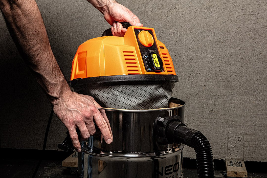 04-739 ODKURZACZ 1600W ZBIOR. 35L - obrazek 9